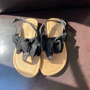 Girls (toddler) size 8 black sandals